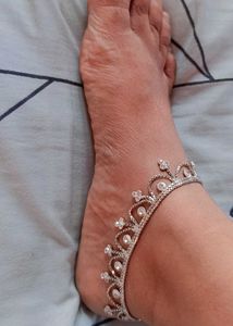 Sparkling Crown Anklet