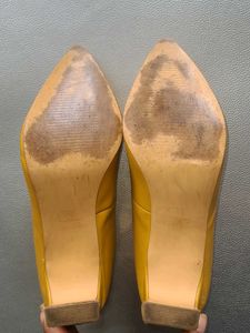 Carlton London Yellow Pointed Toe Heels