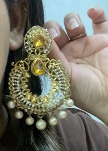 Golden partwear ear rings