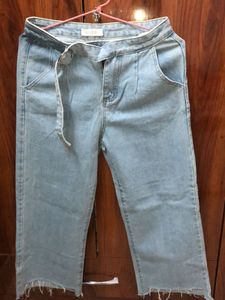 Light Wash Cropped Jeans