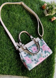 White Flower Print Handbags.