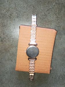 Elegant Women&#39;s Watch