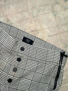 Checked Slim fit formal trousers | Rio | size S