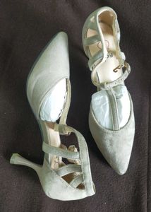 Elegant Gray Suede Heels