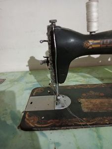 UXMI Silai Machine