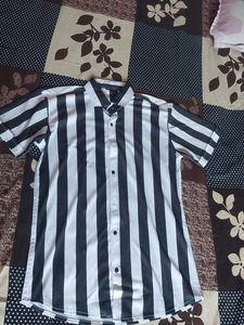 Casual White And Black Half Shirt For Men