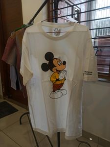 Uniqlo Tshirt At Steal Away Price