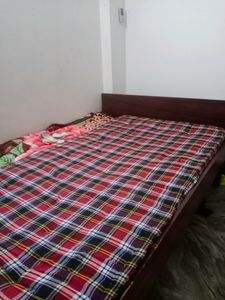 Single Size Mattress Almost New (delhi)