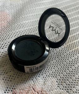 Sale 🔥 June NYX Nude Matte  Eyeshadow(Canada)