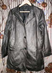 women.... blazer/ cot