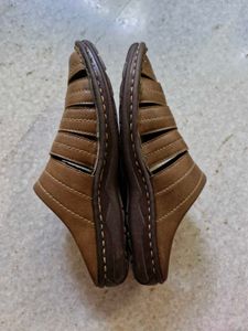 Boy&#39;s Brown Chappal