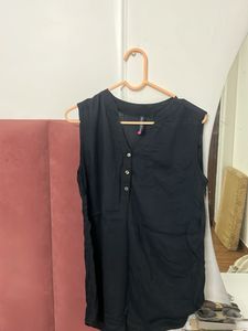 Black Sleeveless Top