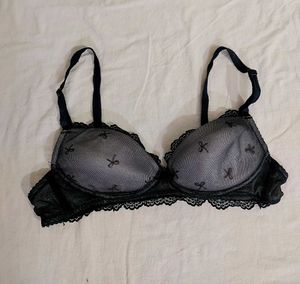 Cute-Bow design black lace bra