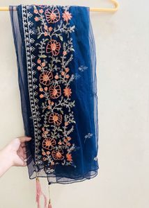 Stitiched Pakistani suit (Medium) with thread work