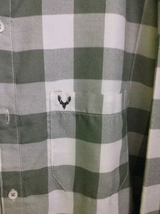 a beautiful white and Black cheex shirt