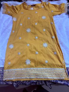 🔥Embroidered Mustard Tunic Kurti 🔥