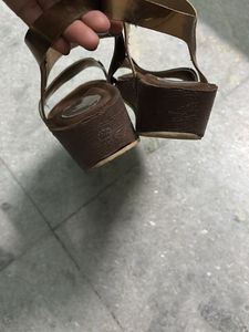 Brown Sandals With 2-3in Heel