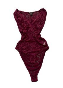 Maroon bodysuit With Lace Details(bust 32-36)