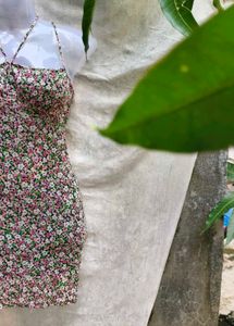 I. SEXY FLORAL BODYCON