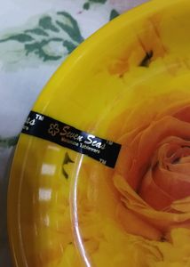 Fiber Plates With Beautiful Flower Design