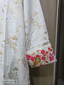 Elegant Floral Print Kurta