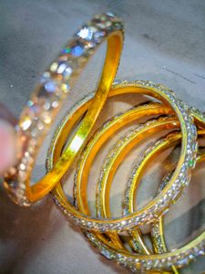 Premium Crystal Golden Bangles Set 4 Pe