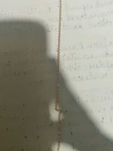 IT IS A NECKLACE FOR WOMEN OR GIRLS