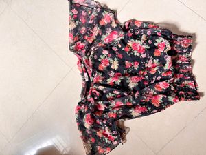 Very pretty Floral Crop Top