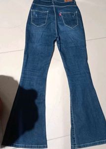 Women&#39;s Distressed Bootcut Jeans – Dark Wash👖