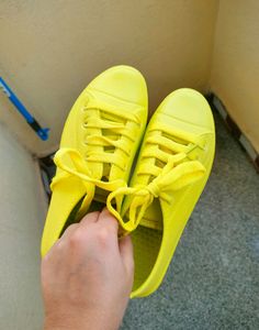 FLUROSCENT GREEN CASUAL SHOES