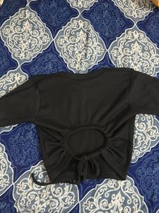 Black Long Sleeve Crop Top