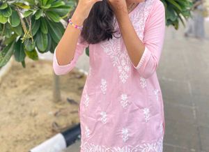 Elegant Pink Embroidered Kurta