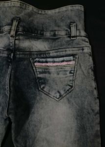 High Waisted Jeans w/ Geometric Hem Detail