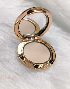 Charlotte Tilbury Airbrush Flawless Finish Powder
