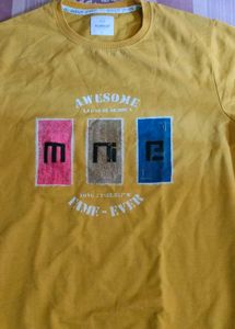 ✅💛Awesome Graphic T-Shirt💛✅