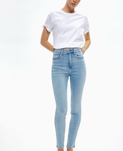 Light Wash High-Waisted Jeans