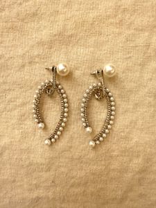 Silver Pearl Earrings 🩶