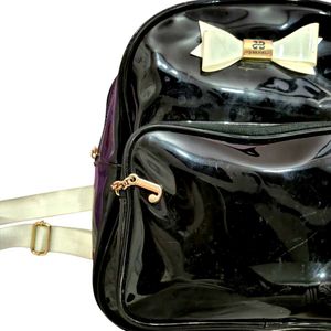 Trendy Black  Backpack–Stylish School &amp; Casual Bag