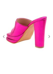 Shoetopia New Pink Platform heels