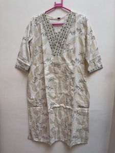White Floral Print Kurta Set With Dupatta