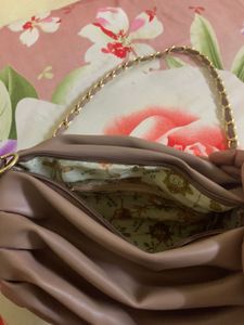 2 Cute Sling Bags 💗🌸