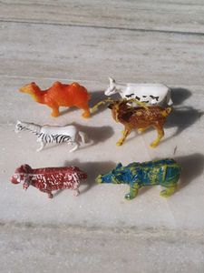 6 Plastic Animal Toys