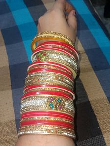 Red &amp; Gold Bangle Set