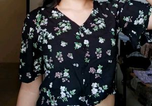 Ginger black crop top