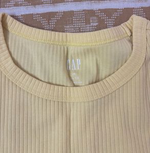 GAP Ribbed Slim Fit Tshirt