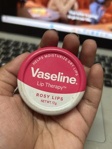 Vaseline lip Therapy