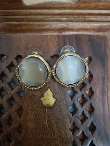 Earings With Stones