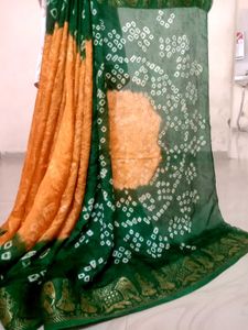 Jamnagiri Bandhani