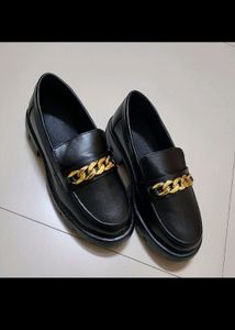 TRENDING BLACK CHUNKY LOAFER
