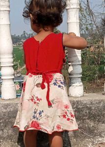 We sell small children&#39;s clothes, our shop is